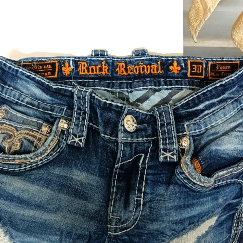 Rock revival jeans size 30 slim straight fawn